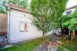 Prizemna  kuća  u  Medoševcu, 147 m2 sa garažom, na  placo  oko  280 m2