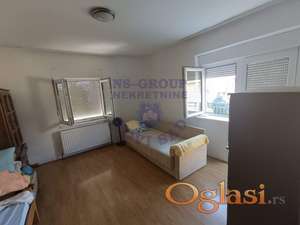 Spratna porodična kuća-Tatarsko brdo!