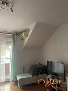Opremljena garsonjera u Koste Racina