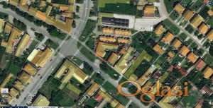 Prodaje se 1/2 idealnog dela