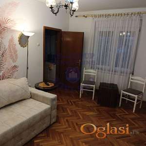 Odlicna jednosoban stan na Podbari !