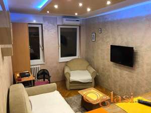 NOVA, NAMESTENA GARSONJERA KOD FUTOSKE PIJACE, BULEVAR OSLOBODJENJA