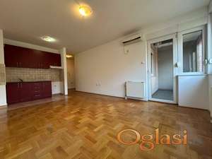 Novi Sad - TOP lokacija - Danila Kiša - jednoiposoban stan - odmah useljivo - 330 eura