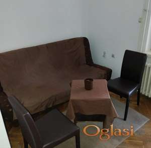 GARSONJERA  AVIJACIJA 200 EURA