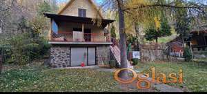 RAKOVAC PRODAJE SE ATRAKTIVNA VIKENDICA