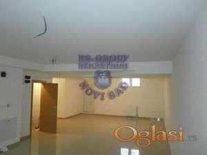 Ulični lokal iz dva nivoa