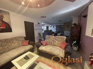 Predstavljamo Vam porodičnu kuću u centru Bačkog Jarka