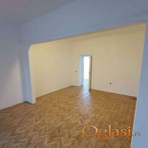 Dvosoban 60m2 u centru