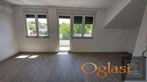 Porodičan četvorosoban stan u Hollywood Hill naselju  !