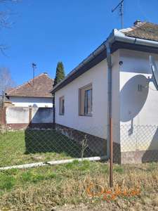 Prodaja kuće od čvrstog materijala ili zamena za stan u Apatinu