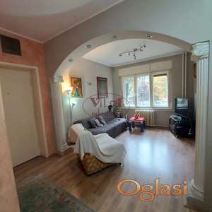 Novi Sad, Odličan dvosoban stan - moguć trosoban - sa parkingom