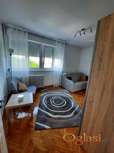 Izdaje se manji stan bliže Kliničkom centru ID#19043
