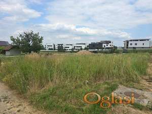 Petrovaradin - Karagača - plac u građevinskom području 606m2 - 95000 eura