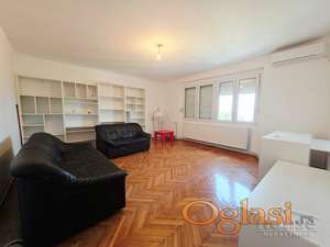 STAN - NOVI SAD - CARA DUŠANA - 58m2 - 140000 evra