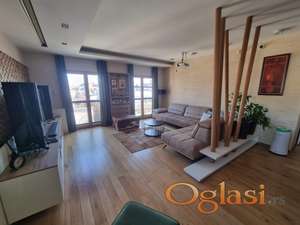 Retko u ponuidi! Lux stan u samom centru grada