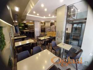 Izdaje se kompletno opremljen kafić sa kuhinjom, u centru, 85m2