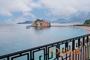 Trosoban stan na prvom redu - Sveti Stefan