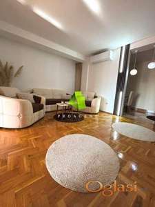 Lux trosoban stan u strogom centru ID#7985