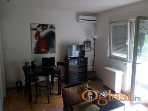 Izdaje se namesten jednoiposoban stan na Zvezdari