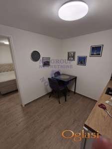 Izdaje se stan površine 24 m², smešten na prizemlju, na atraktivnoj lokaciji na Keju u Novom Sadu.