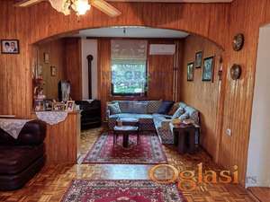 Predstavljamo Vam kuću u centru Kaća