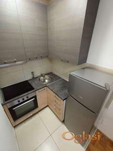 Lepo opremljen stan na Bulevaru Patrijaha Pavla