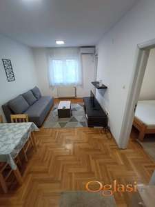 Lepo opremljen stan na Bulevaru Patrijaha Pavla