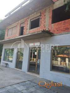 Kuća sa lokalima u Grejaču kod Aleksinca, 126 m2, na 11 ari placa