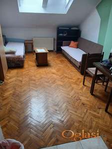 NAMEŠTENA GARSONJERA NA NOVOJ DETELINARI 170 EVRA