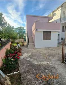 Na prodaju legalan stan u Sutomoru