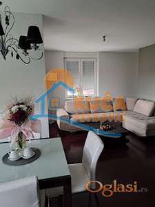 Trosoban stan 70m² sa liftom kod keja i Gimnazije 9. maj