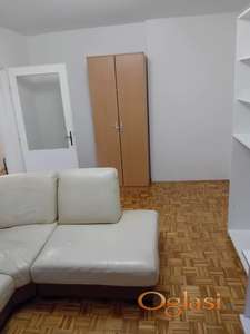 NAMEŠTEN DVOSOBAN STAN NA DETELINARI 350 EVRA