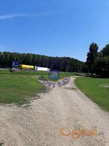 Plac 5834m2 Kać - pored autoputa