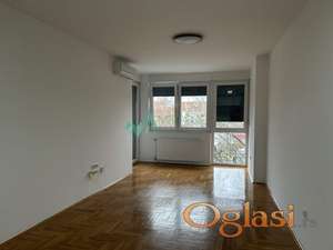 Izdaje se poslovni prostor – Bulevar oslobođenja, 61 m² 