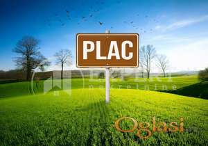 Plac Podvinik, 2882 m2,