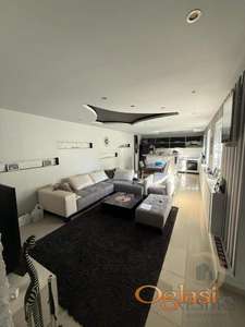 MODERNA RENOVIRANA KUĆA SA GARAŽOM, SALAJKA