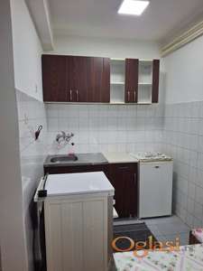 Odmah useljiva garsonjera na Grbavici