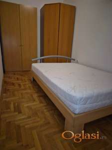 Izdajem jednoiposoban stan