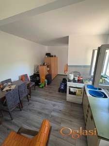 Čortanovci vikendica 32m2 na placu 529m2 HITNO!