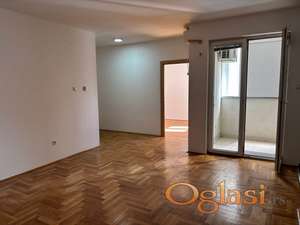 Izdajem dvosoban stan 52m Novi Sad, Novo Naselje, Bate Brkica