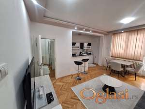 FENOMENALNA LOKACIJA, KOMPLETNO RENOVIRAN