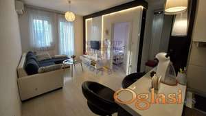 Izdaje se veoma lep jednoiposoban stan na Grbavici