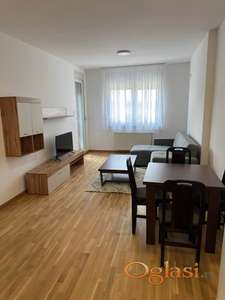 Dvosoban stan 47 kvadrata u Square Garden kompleksu, potpuno namešten