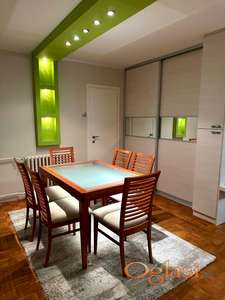 Kompletno opremljen trosoban stan