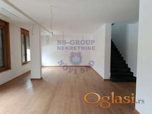 FENOMENALAN STAN BLIZU CENTRA GRADA IMA DVE ETAŽE.