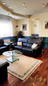 KOMFORAN TROSOBAN STAN&nbsp; SA PARKING MESTOM BLIZU BULEVARA