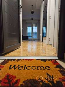 Nov, moderan stan na Trgu bez saobraćaja