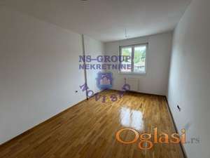 Komforan trosoban stan u jednoj iz najboljih zgrada u Petrovaradinu, 64m2