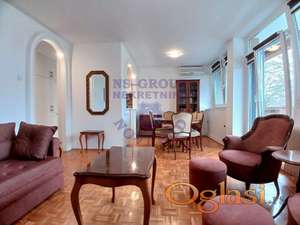 Izdaje se kompletno namešten dvoiposoban stan površine 66m², smešten na drugom spratu stambene zgrade na Limanu 1