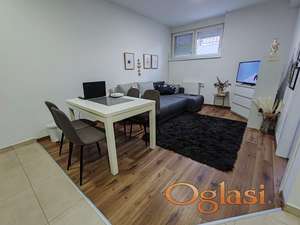 Kompletno opremljen jednoiposoban stan na Petrovaradinu